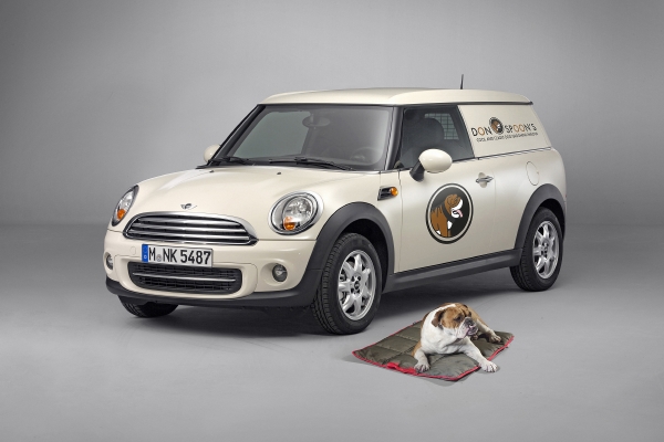 Značka Mini se pustila do výroby užitkového vozu. Značka Mini se pustila do výroby užitkového vozu.
