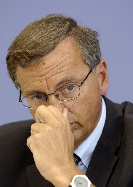 Wolfgangu Bosbachovi z kancléřčiny CDU její evropský kurz nijak nevoní, ale komunikačních schopností Merkelové se zastal. 