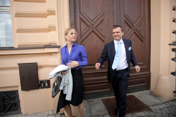 Poslanec Vít Bárta s manželkou, poslankyní Kateřinou Klasnovou (oba VV).