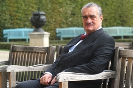 Ministr zahraničí Karel Schwarzenberg (TOP 09).
