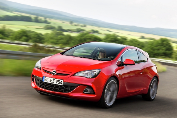 Ople Astra GTC je designově vydařeným vozem. Ople Astra GTC je designově vydařeným vozem.
