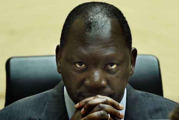 Thomas Lubanga při vynesení rozsudku. Thomas Lubanga při vynesení rozsudku.