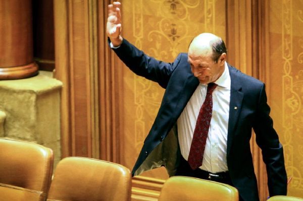 Basescu opuští úřad. Na jak dlouho?