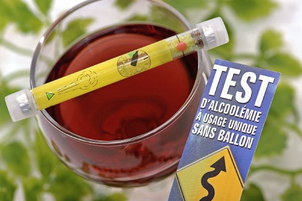 Kladivo alkotestů na polské poslance. Kladivo alkotestů na polské poslance.