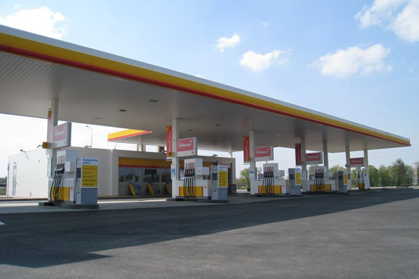 Benzínka Shell v Antošovicích na dálnici D47.