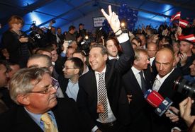 Heinz-Christian Strache, šéf FPÖ. Stronach by usiloval i o jeho voliče. 