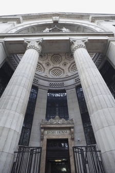 Rozhlasové vysílání ve slavném Bush House končí po více než sedmdesáti letech. 