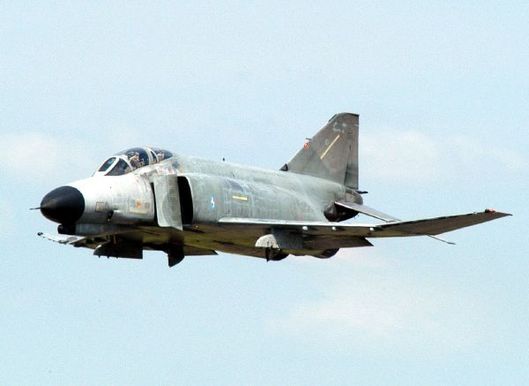 Údájně sestřelený letoun F-4 turecké armády.