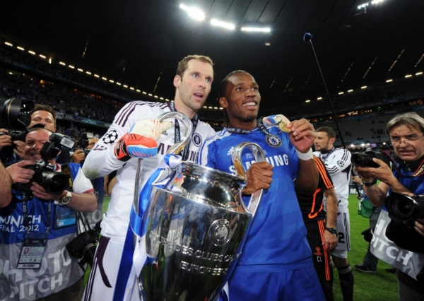 Didier Drogba (na fotce s Petrem Čechem) se do Číny těší.