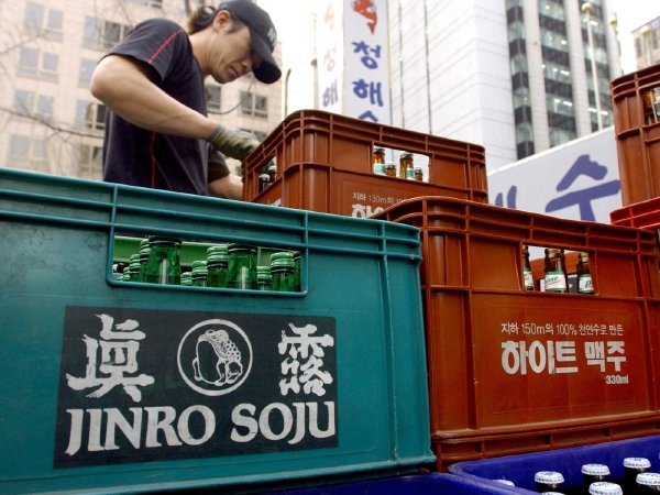 Nejoblíbenějším destilátem na světě je korejské soju. Nejoblíbenějším destilátem na světě je korejské soju.