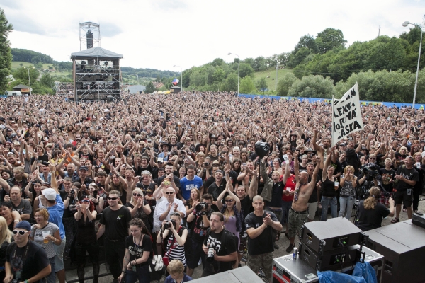 Šestadvacetiletý muž zemřel odpoledne v areálu likérky ve Vizovicích, kde druhým dnem pokračuje festival Masters of Rock (ilustrační foto).