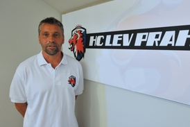 Trenér pražského Lva Josef Jandač.