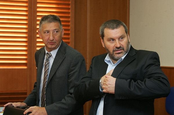 Alexandr Novák (vpravo). Alexandr Novák (vpravo).