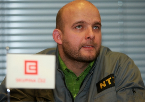 Karel Vaniš byl vedoucím vymahačů a údajně měl zasahovat s nabitou pistolí. Karel Vaniš byl vedoucím vymahačů a údajně měl zasahovat s nabitou pistolí.