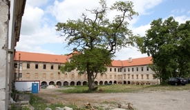 Zámek v Buštěhradu.