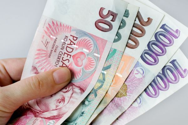 Tuzemské banky si díky úrokovým rozdílům přijdou na miliardy ročně.