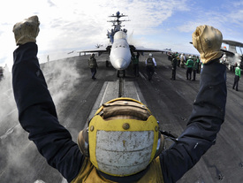 Jeden z budoucích kolegů dronu X-47B - Super Hornet. 