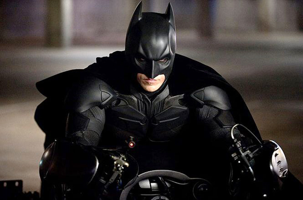 Po střelbě v Denveru zrušilo studio Warner Bros dvě slavnostní premiéry filmu Temný rytíř povstal.