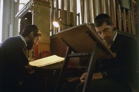 Charedim při studiu tóry.