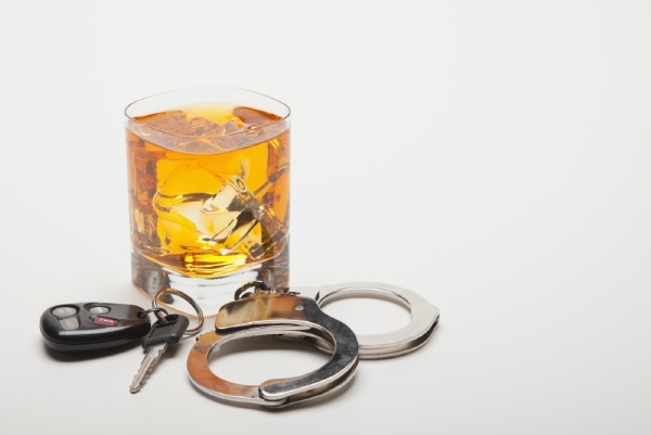 Alkohol za volant nepatří (ilustrační foto).