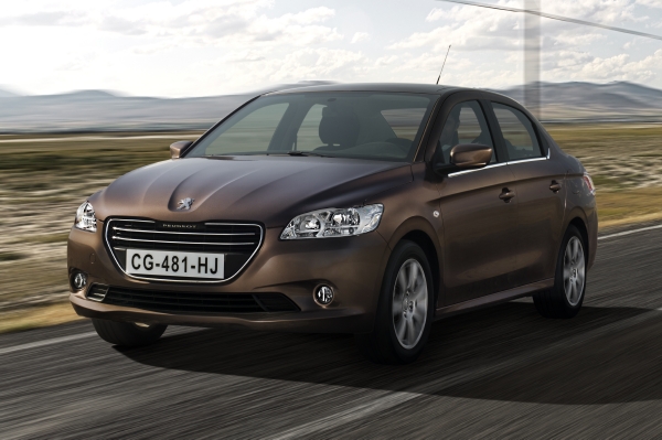 Nový Peugeot 301, vůz pro ztížené podmínky.