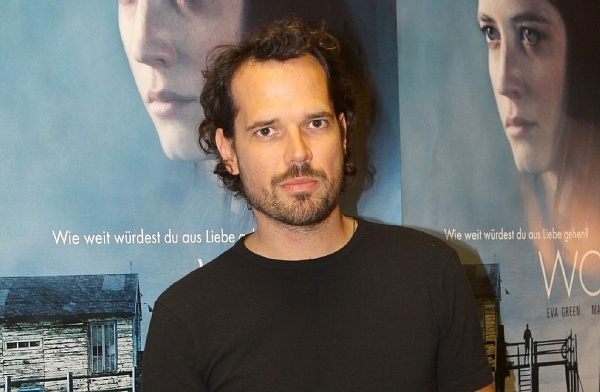 Režisér Benedek Fliegauf na premiéře svého filmu Lůno v Hamburku, březen 2011. Režisér Benedek Fliegauf na premiéře svého filmu Lůno v Hamburku, březen 2011.