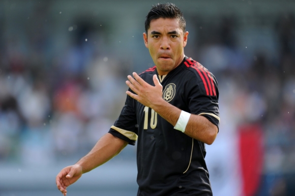 Mexičan Marco Fabian umí nožičky i se žvýkačkou.