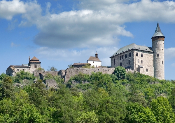 Gotický hrad Kunětická hora.