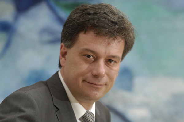 Ministr spravedlnosti Pavel Blažek se stále zdráhá jmenovat Lenku Bradáčovou. Ministr spravedlnosti Pavel Blažek se stále zdráhá jmenovat Lenku Bradáčovou.