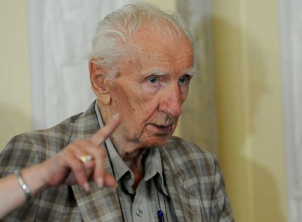 László Csatáry. 