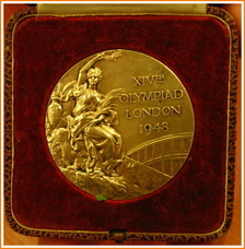 Zlatá medaile z OH v roce 1948 v Londýně.