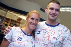 Skifaři Mirka Knapková a Ondřej Synek.