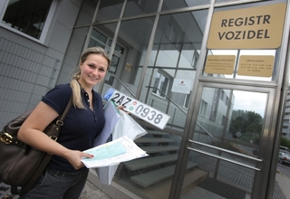 Návštěva registru vozidel je v posledních týdnech hororovou zkušeností.