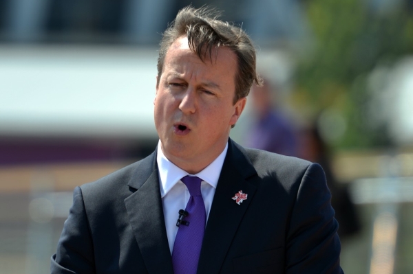 Britský premiér David Cameron se za trapas oficiálně omluvil. Britský premiér David Cameron se za trapas oficiálně omluvil.
