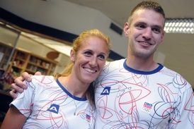 Skifaři Mirka Knapková a Ondřej Synek.