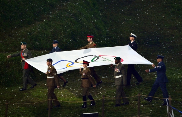 Momentka ze zahájení olympijských her v Londýně.