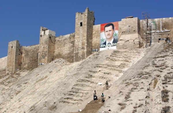 Svoji někdejší baštu Halab je Asad nucen dobývat zpět.
