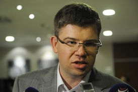Návrh na jmenování Bradáčové dostal už bývalý ministr spravedlnosti Jiří Pospíšil (ODS). Úřad ho ale zaevidoval až po jeho odvolání.