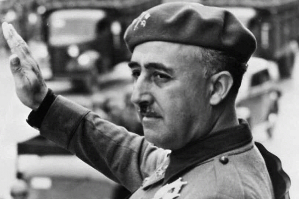 Generál Francisco Franco.