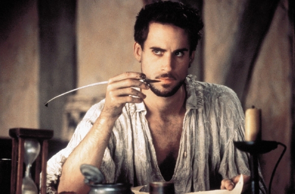 Shakespeare stále láká lidi nejen do divadla, ale i producenty k filmovému ztvárnění. Shakespeare stále láká lidi nejen do divadla, ale i producenty k filmovému ztvárnění.