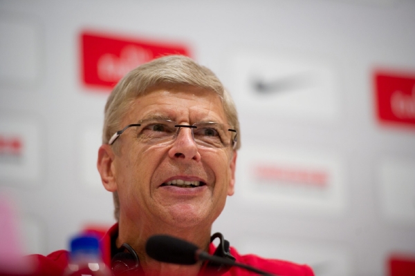Trenér Arsenalu Arsène Wenger.