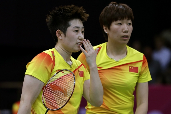 Čínská badmintonistka Jü Jang (vlevo).