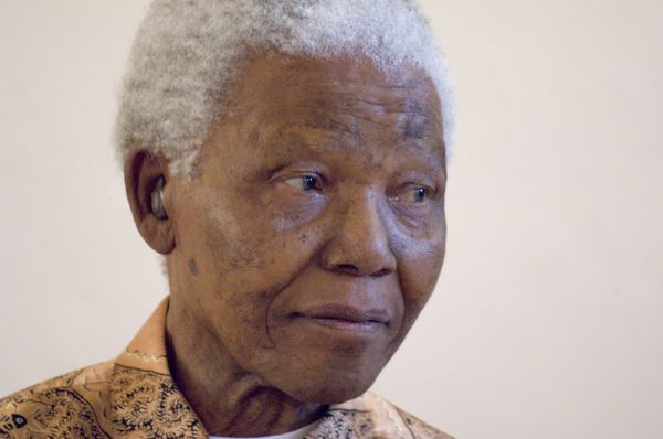 Nelson Mandela. Muž, před nímž nelze než smeknout. Nelson Mandela. Muž, před nímž nelze než smeknout.