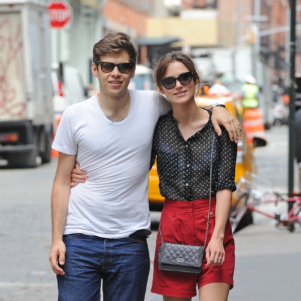 Vyhublá, ale spokojená. Keira Knightleyová v ulicích New Yorku.