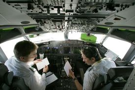 V cockpitu boeingu (ilustrační fotografie).