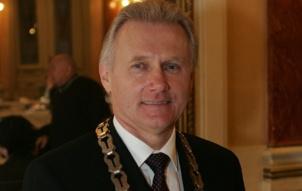 Primátor Přerova Jiří Lajtoch (ČSSD) byl stíhán za korupci. Státní zástupkyně ale vyšetřování zastavila.