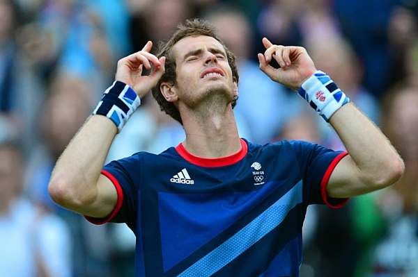 Andy Murray slaví životní triumf.