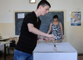 Sporné prezidentské referendum bylo v Rumunsku neplatné.