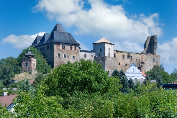 Gotický hrad v Lipnici nad Sázavou opět navštíví král Jiří z Poděbrad. Gotický hrad v Lipnici nad Sázavou opět navštíví král Jiří z Poděbrad.
