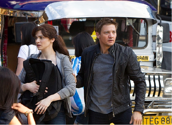 Ve filmu Bourneův odkaz se objeví Jeremy Renner po boku Rachel Weiszové. Ve filmu Bourneův odkaz se objeví Jeremy Renner po boku Rachel Weiszové.